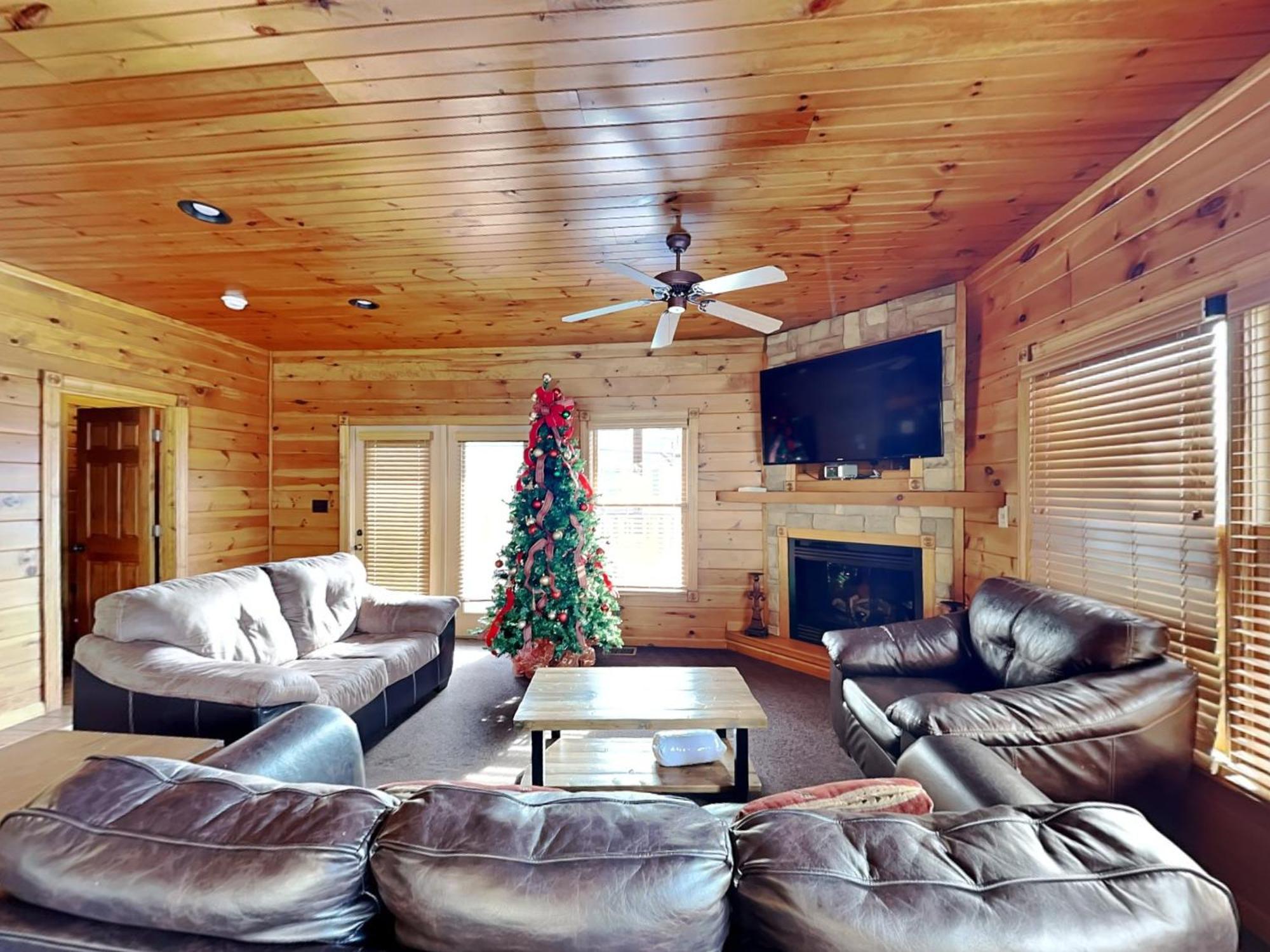 The Great Escape Ii, 5 Bedrooms, Sleeps 17, Game Room, Pool Access, Theater Gatlinburg Exteriér fotografie