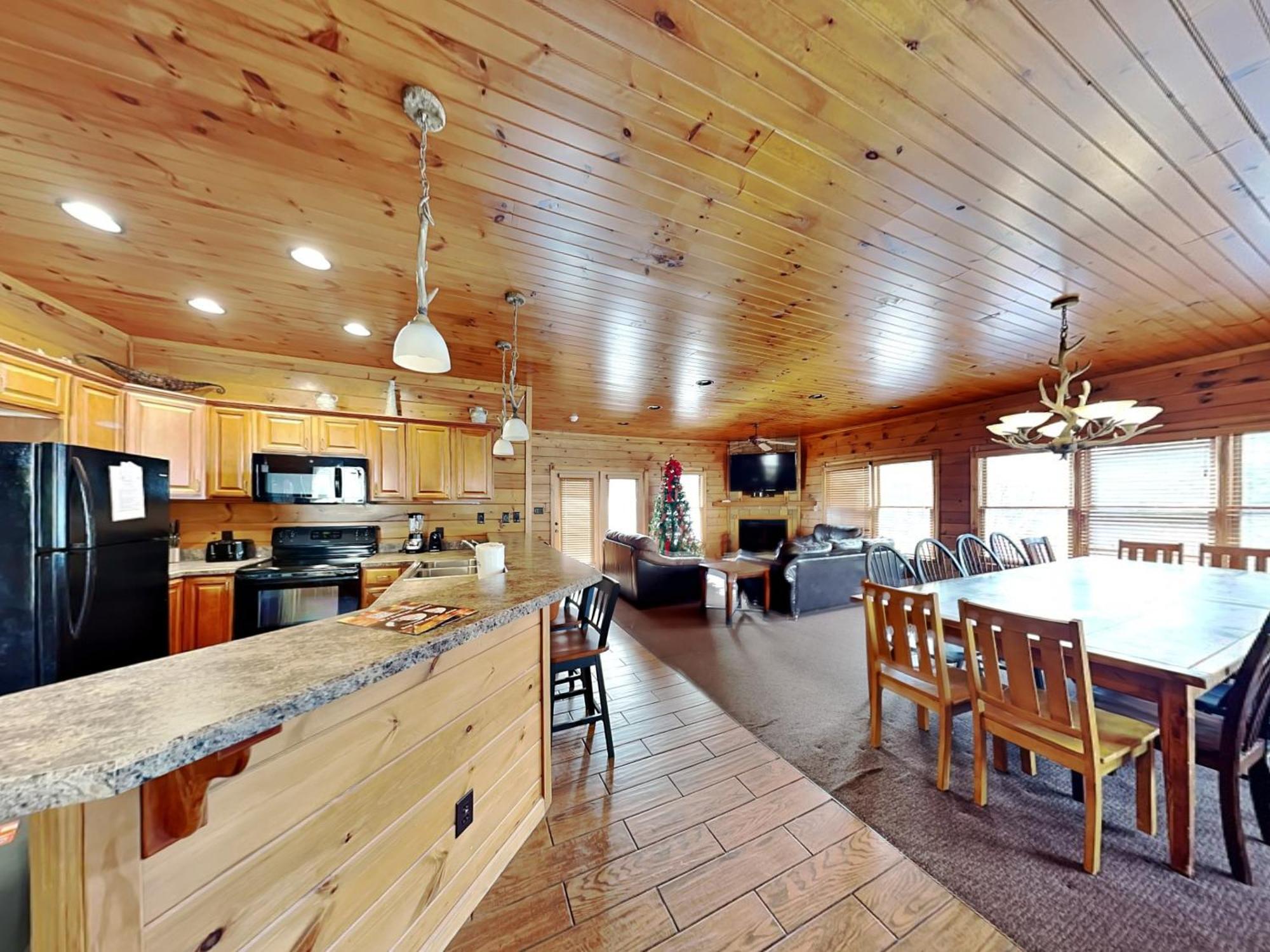 The Great Escape Ii, 5 Bedrooms, Sleeps 17, Game Room, Pool Access, Theater Gatlinburg Exteriér fotografie