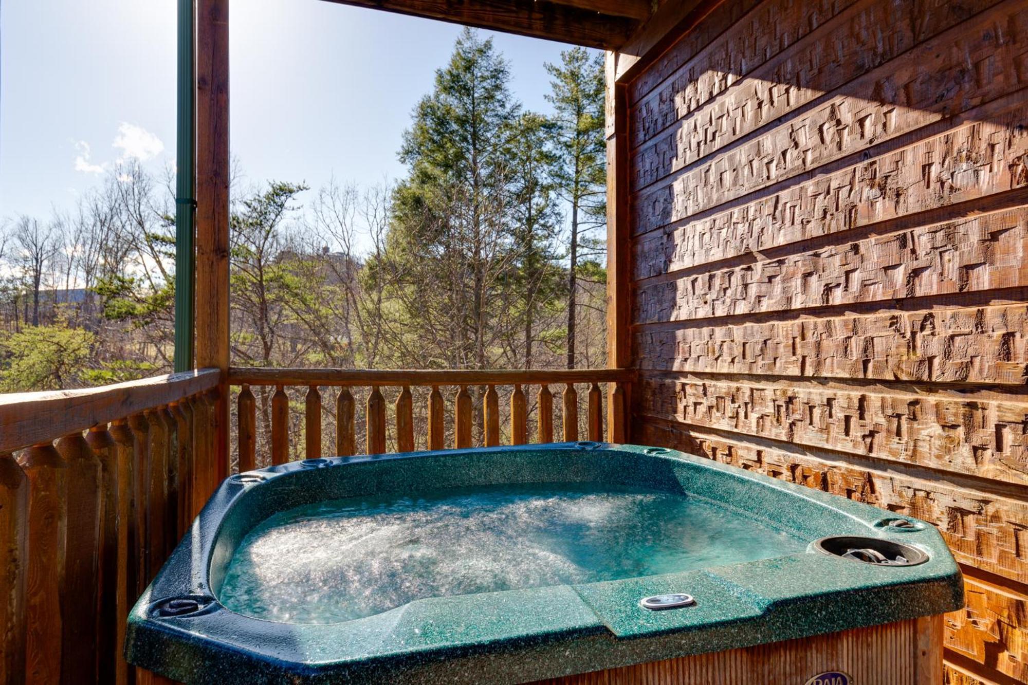 The Great Escape Ii, 5 Bedrooms, Sleeps 17, Game Room, Pool Access, Theater Gatlinburg Exteriér fotografie