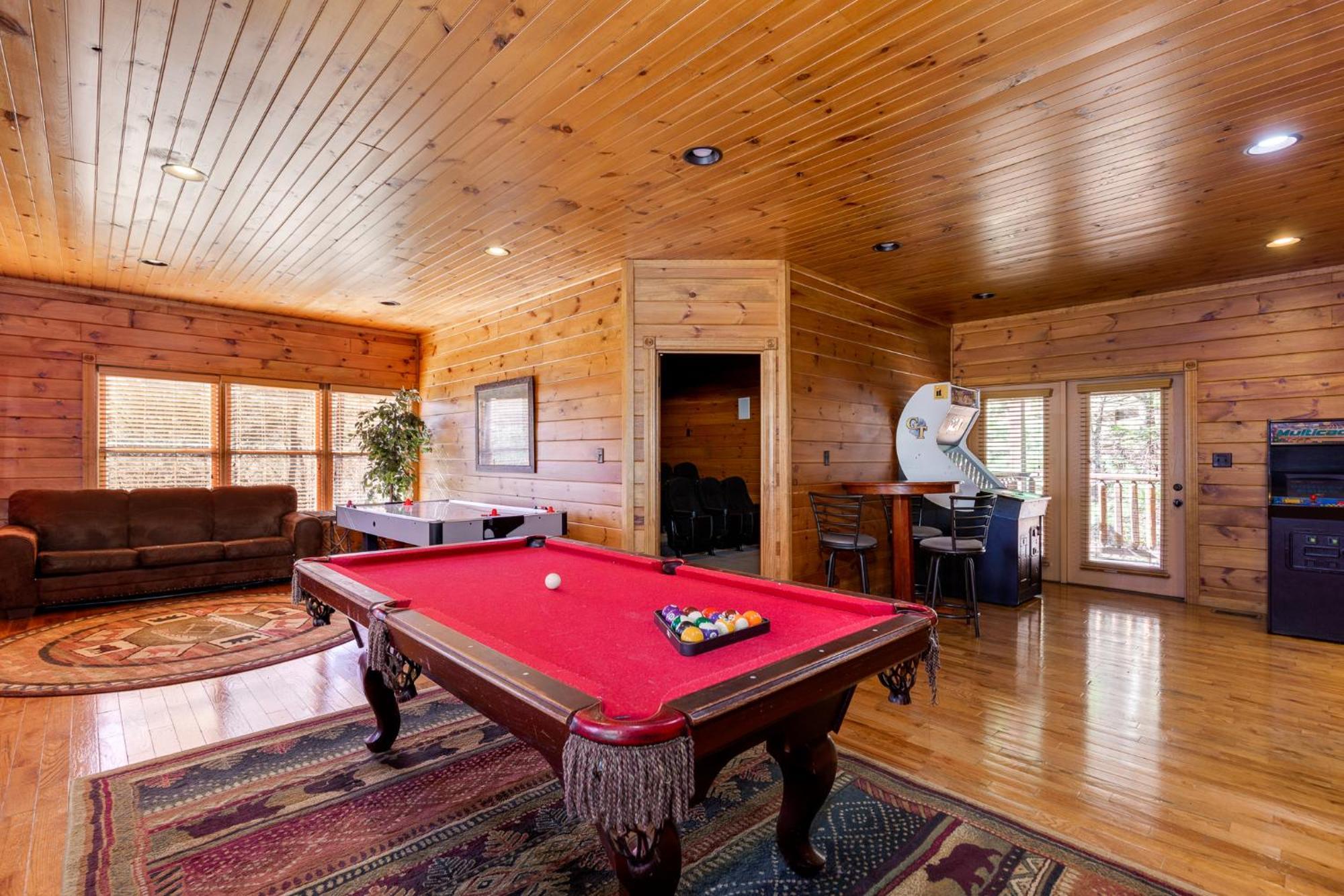 The Great Escape Ii, 5 Bedrooms, Sleeps 17, Game Room, Pool Access, Theater Gatlinburg Exteriér fotografie