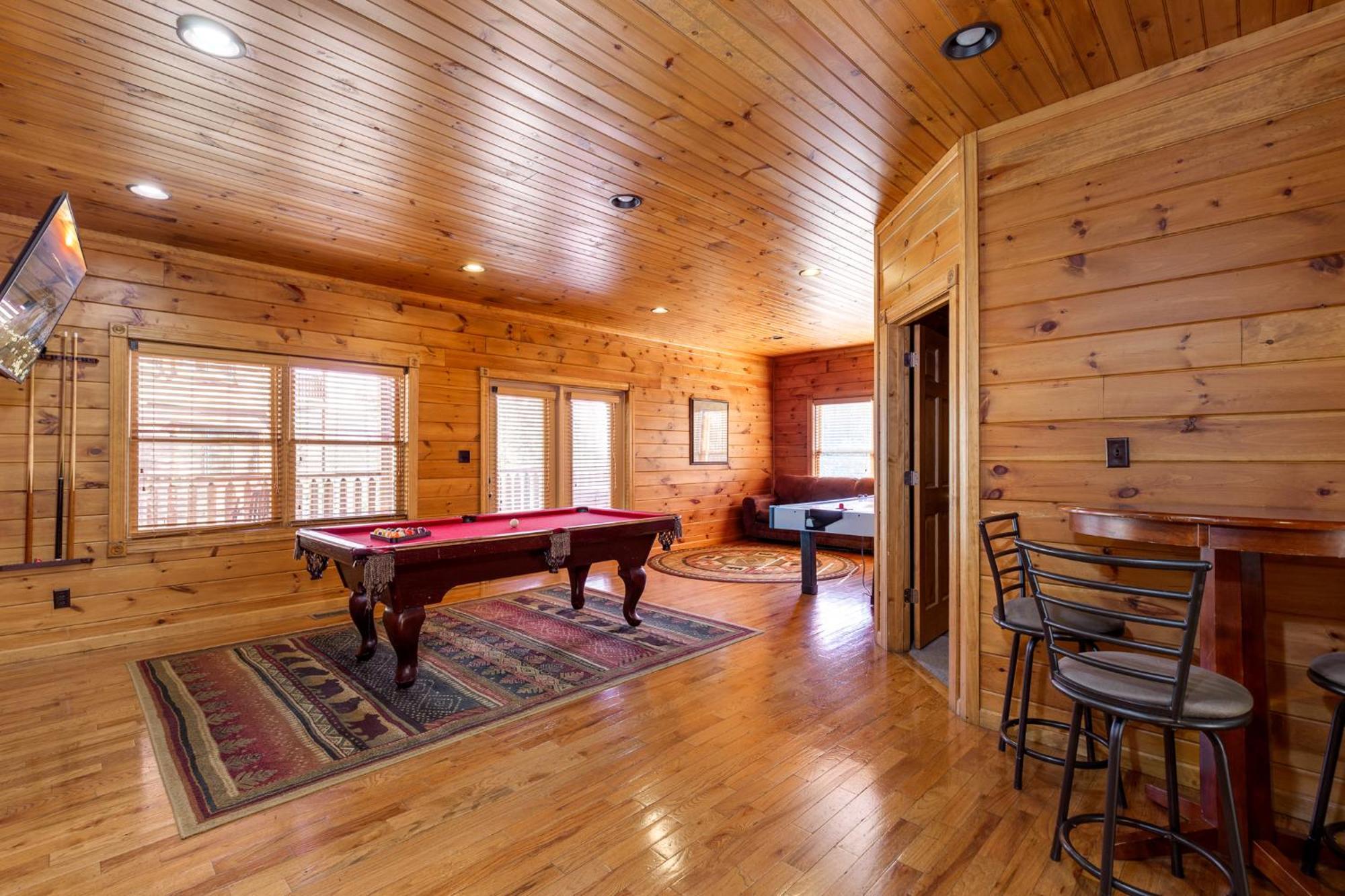 The Great Escape Ii, 5 Bedrooms, Sleeps 17, Game Room, Pool Access, Theater Gatlinburg Exteriér fotografie