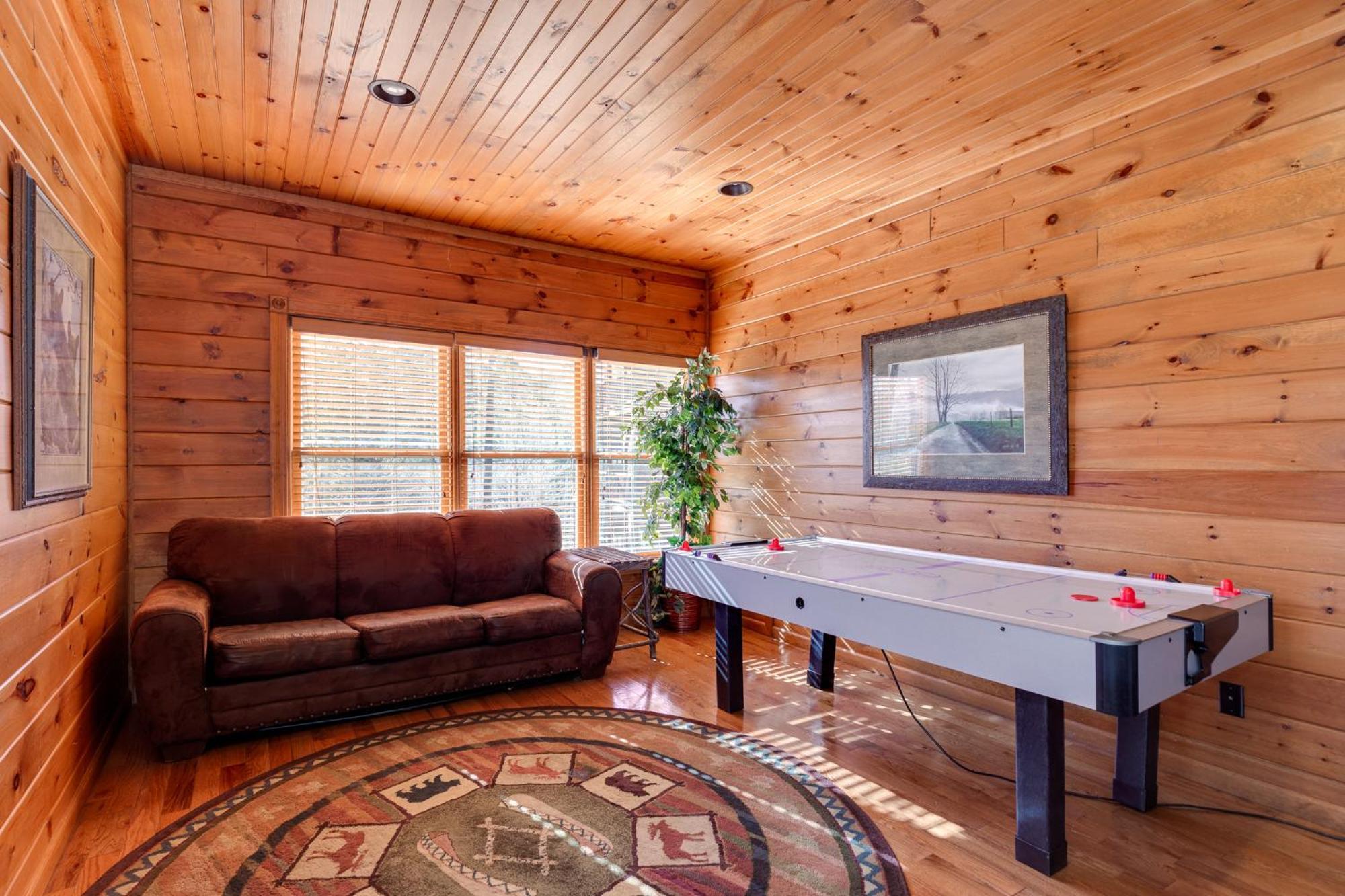 The Great Escape Ii, 5 Bedrooms, Sleeps 17, Game Room, Pool Access, Theater Gatlinburg Exteriér fotografie