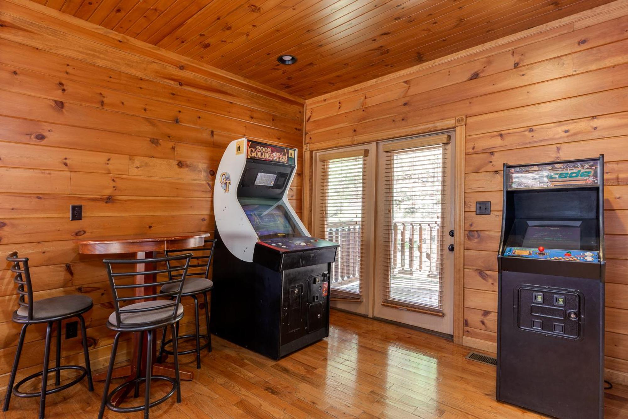 The Great Escape Ii, 5 Bedrooms, Sleeps 17, Game Room, Pool Access, Theater Gatlinburg Exteriér fotografie