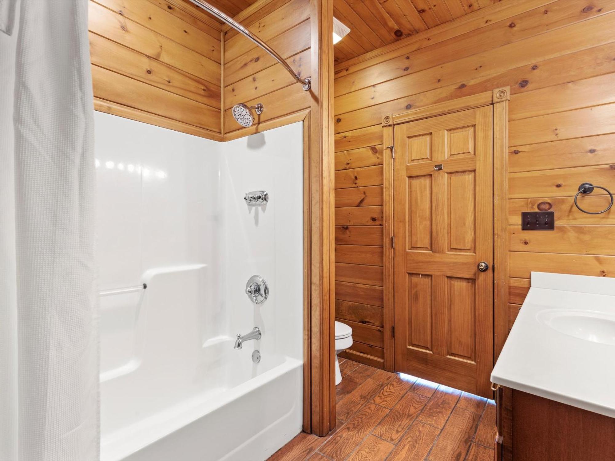 The Great Escape Ii, 5 Bedrooms, Sleeps 17, Game Room, Pool Access, Theater Gatlinburg Exteriér fotografie