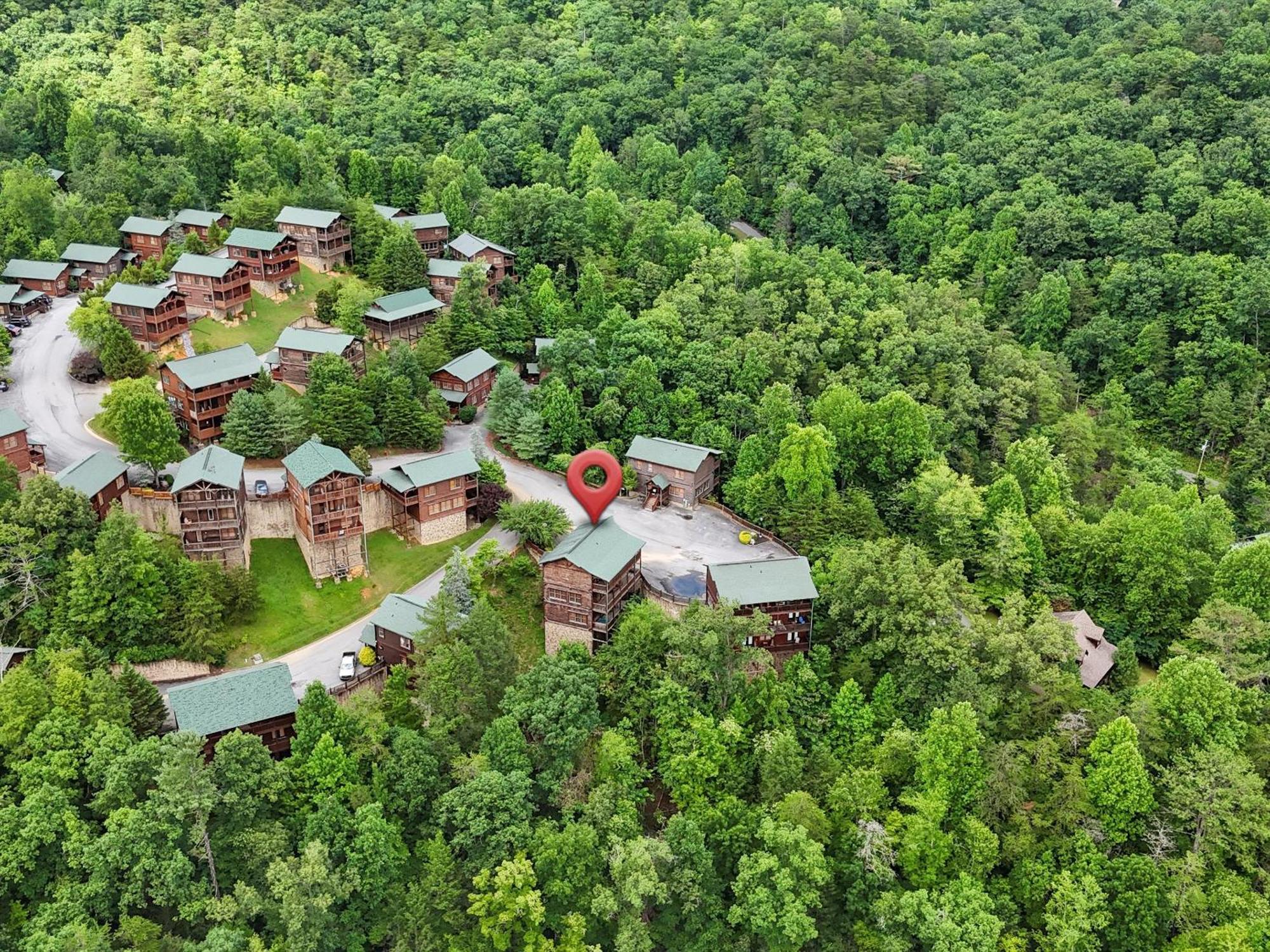 The Great Escape Ii, 5 Bedrooms, Sleeps 17, Game Room, Pool Access, Theater Gatlinburg Exteriér fotografie